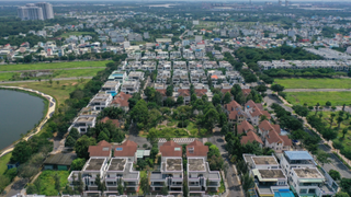 Cú đảo chiều cuối năm: Nhà liền thổ TP HCM chứng kiến sự phục hồi rõ nét