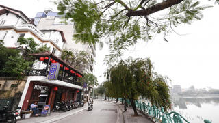 Nhà phố ven hồ Tây lập mặt bằng giá mới, tiệm cận 2 tỷ đồng/m²