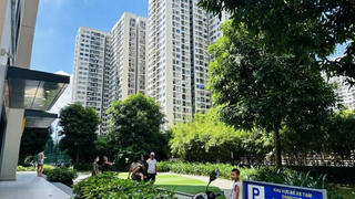 Giá nhà leo thang, lãi vay neo cao khiến nhà đầu tư chùn tay