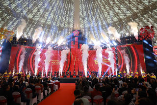 Hàng vạn du khách đổ về VEC trong ngày đầu khai mạc Hội chợ Mùa Xuân 2026