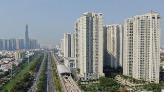 Thị trường bất động sản đổi nhịp: Doanh nghiệp tăng tốc, nhà đầu tư chậm lại