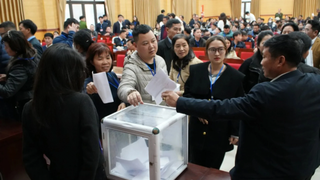 Đất đấu giá vùng ven Hà Nội vọt lên 164 triệu đồng/m2, chuyên gia lo ngại hiệu ứng “thổi giá” quay lại