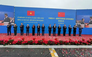 Nhà đầu tư đổ về Móng Cái săn “thấp tầng hàng hiệu giá ngang chung cư” trước cột mốc tái định giá khi loạt hạ tầng về đích