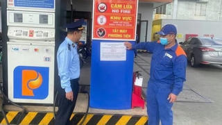 Hà Nội quyết xử lý cửa hàng xăng dầu găm hàng