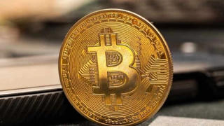 Bitcoin giảm xuống 68.000 USD