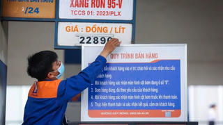 Chi tạm ứng 8.000 tỷ đồng từ nguồn tăng thu ngân sách Trung ương cho Quỹ Bình ổn giá xăng dầu