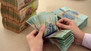 Nhiều ngân hàng đồng loạt giảm lãi suất huy động sau chỉ đạo của Ngân hàng Nhà nước