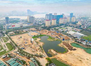 Cập nhật tiến độ siêu tổ hợp hàng hiệu Tây Hồ Tây: Nhân công thiết bị đổ bộ, tăng tốc thi công cả ngày lẫn đêm