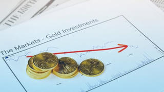 Vay tiêu dùng bùng nổ: Ranh giới mong manh giữa tiện ích và rủi ro