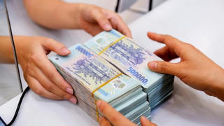 Bộ Tài chính nói về khoản chi lương trên 5 triệu bằng tiền mặt cho người lao động