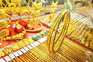 Giá vàng SJC, vàng nhẫn chiều 15/5: Tiếp tục giảm mạnh