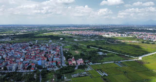 Đất lúa trong khu dân cư đã xây nhà có được chuyển sang đất ở?