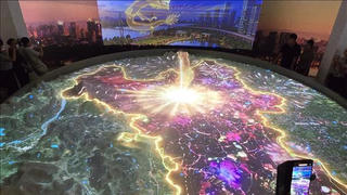 Triển lãm quy hoạch Hà Nội 100 năm hút người xem với 3D Mapping
