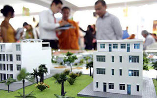 Làn sóng giải thể của doanh nghiệp bất động sản: Môi giới từ khoe chốt căn đến chạy xe công nghệ kiếm sống, chuyện gì đang diễn ra?