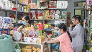 Hộ kinh doanh khi nào phải hoàn thành khai thông tin thuế?