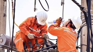 EVN tăng giá điện từ 2% phải xin ý kiến Bộ Công Thương
