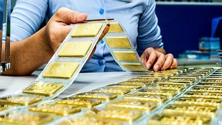 Giá vàng hôm nay 14-7: Vàng nhẫn giảm hơn 2 triệu đồng/lượng Giá vàng hôm nay 14-7: Vàng nhẫn giảm hơn 2 triệu đồng/lượng