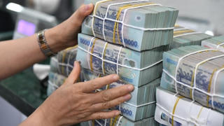 Thu ngân sách nhà nước vượt 1,8 triệu tỷ đồng, tăng 16%