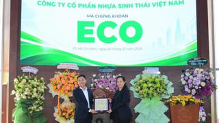 Cổ phiếu ECO của ECOPLASTIC tăng trần trong ngày chào sàn HOSE