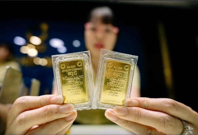 Lãi suất tăng mạnh: bất động sản, cổ phiếu, vàng biến động ra sao qua 3 chu kỳ lớn ở Việt Nam