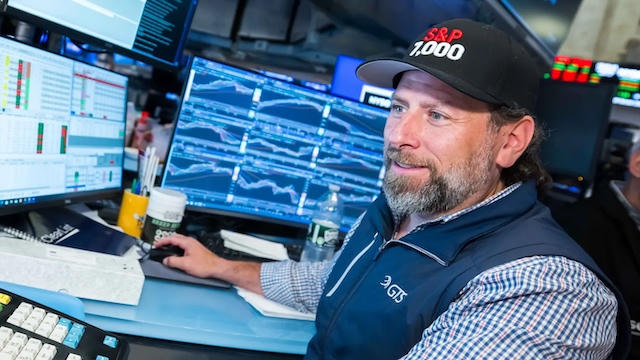 S&P 500, Nasdaq lập kỷ lục mới: tâm lý thị trường đổi chiều nhờ kỳ vọng hạ nhiệt xung đột Iran