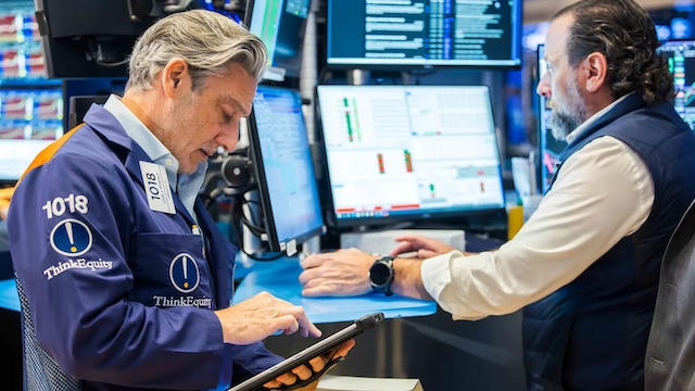 Chứng khoán Mỹ đỏ lửa, Dow Jones giảm gần 300 điểm khi căng thẳng Mỹ - Iran leo thang