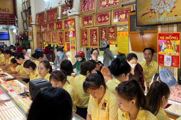 Giá vàng SJC sáng 27/4: mua vào 166,3 triệu đồng/lượng