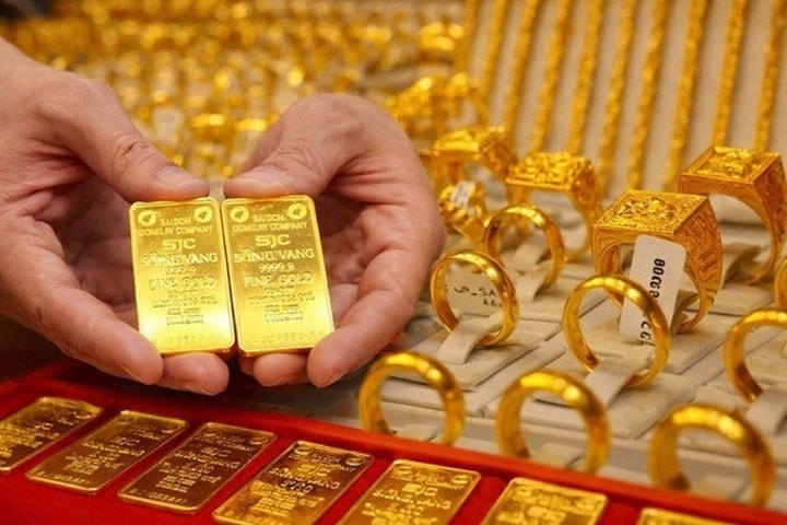 Sau cứ lao dốc, giá vàng SJC bật tăng mạnh vào trưa nay 6/5