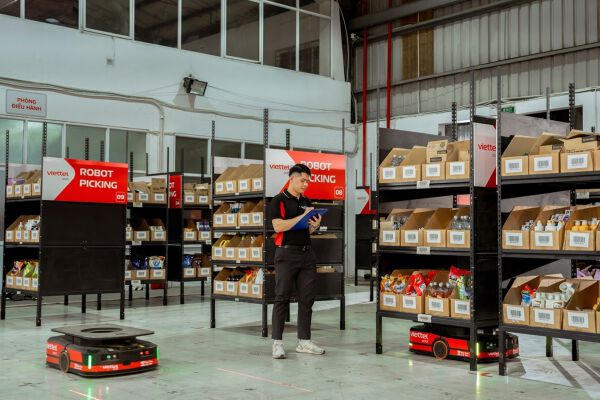 Viettel Post Quý I/2026: lợi nhuận giảm 43,76%, doanh thu sụt nhẹ