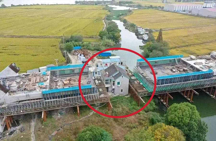 Dự án 140.000 tỷ bị "giam chân" suốt 2 năm vì một hộ dân đòi đền bù 742 tỷ mới chịu rời đi