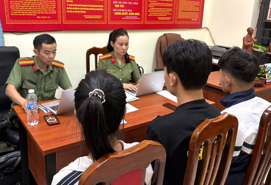 "Bay" hơn 200 triệu đồng vì mua bán tài khoản ngân hàng: Bài học đắt giá cho hai thanh niên