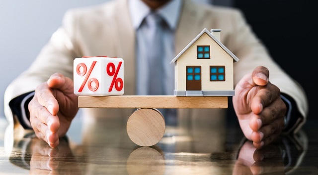Cổ phiếu bất động sản hụt hơi vì lãi suất?