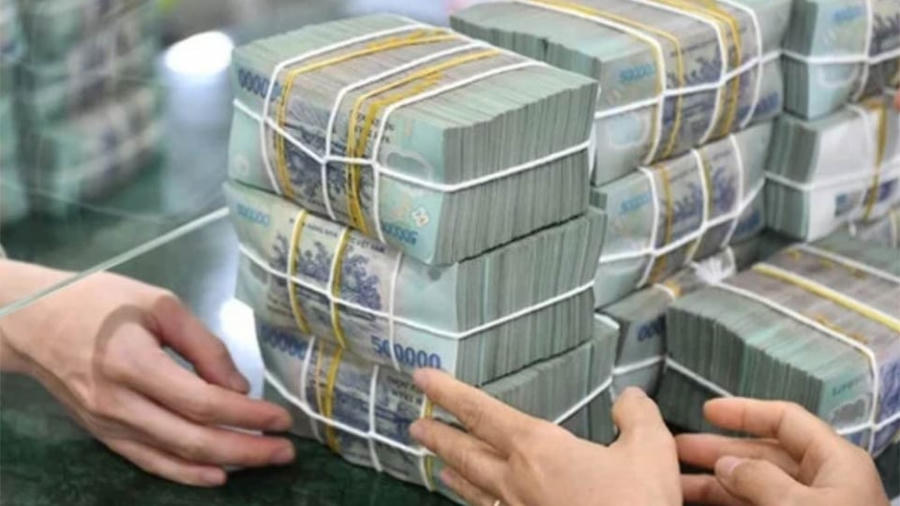 Tiền gửi dân cư vào ngân hàng tăng chậm lại, tổ chức kinh tế giảm mạnh