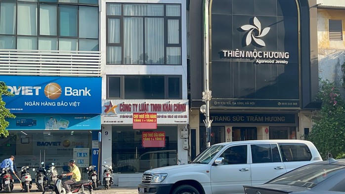 Mặt bằng cho thuê Hà Nội: Biển sang nhượng dày đặc ở phố vàng