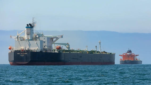 Thị trường năng lượng dậy sóng: Giá dầu WTI bật tăng mạnh 4% ngay sau tuyên bố đanh thép hướng về Iran