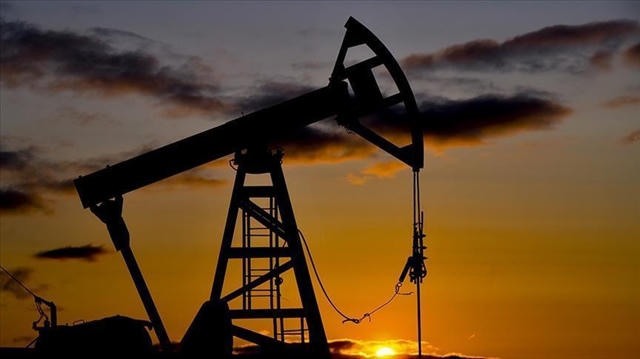 Giá dầu giảm nhẹ ngày 19/05, Brent vẫn trên 111 USD/thùng