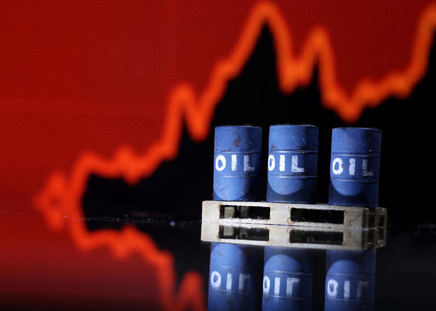 Giá dầu WTI xuống dưới 100 USD, thị trường chú ý eo biển Hormuz