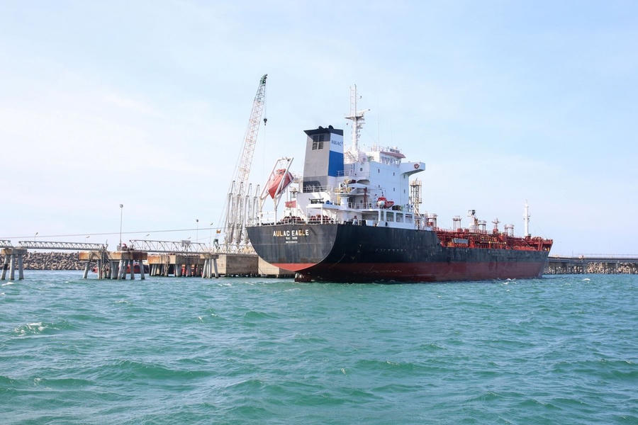 BSR lần đầu xuất bán 12.000 m³ xăng E10 RON95 bằng đường biển