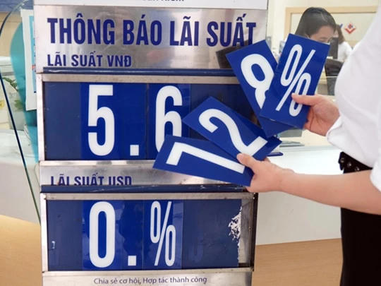 NHNN kiểm tra tăng lãi suất tại các ngân hàng thương mại