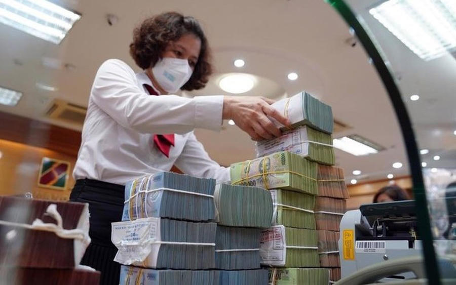 Tiền gửi dân cư vượt 10,38 triệu tỷ đồng, cao nhất từ trước đến nay