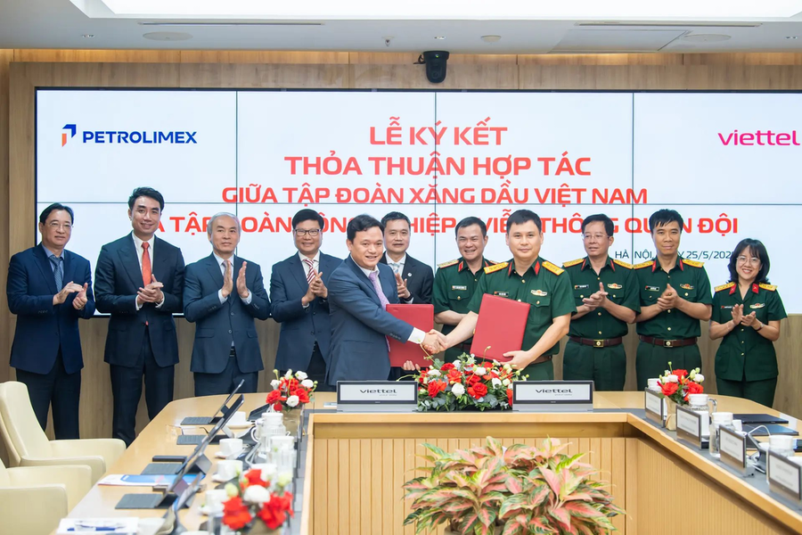 Viettel bắt tay Petrolimex: đặt trạm sạc xe điện tại hệ sinh thái Viettel