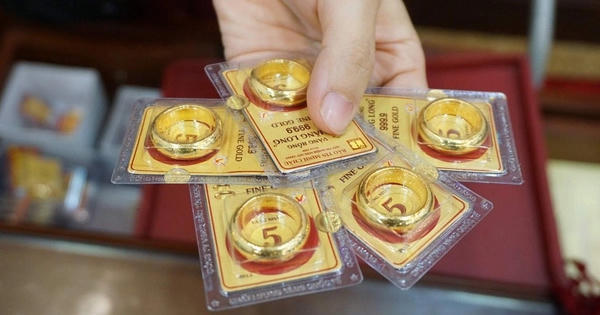 Chốt giá vàng hôm nay 1/6: Giảm cực mạnh