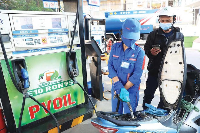 Xăng E10 dự báo giảm mạnh trong kỳ điều hành ngày mai, sắp có công thức tính giá riêng