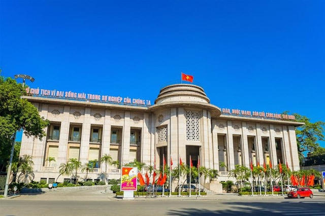 Lãi suất liên ngân hàng qua đêm giảm còn 6.54%