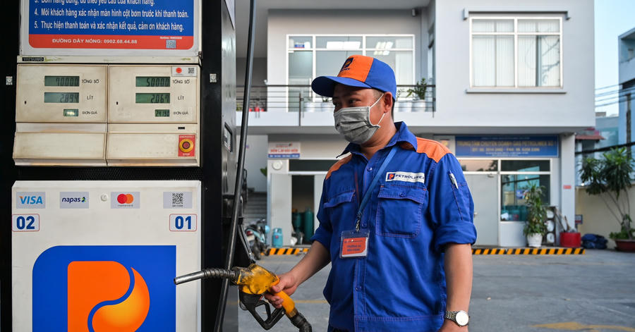 Giá xăng dầu hôm nay 7/6: trong nước giảm mạnh, thế giới tăng