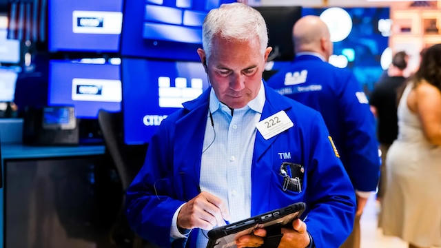 Cổ phiếu chip quay đầu giảm, S&P 500 và Nasdaq nhuốm sắc đỏ