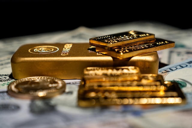 Vàng thế giới sập kinh hoàng, lùi về 4.185 USD/oz