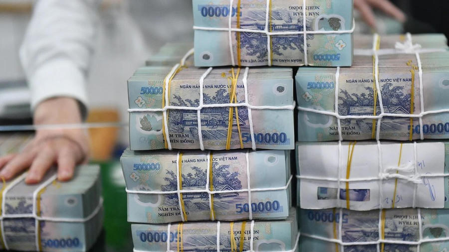 Người dân gửi tiền vào ngân hàng hơn 10,56 triệu tỷ đồng