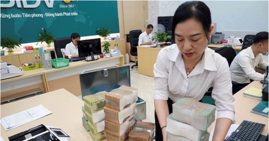 Lãi vay tăng mạnh: Thanh khoản ngân hàng đang bị siết chặt