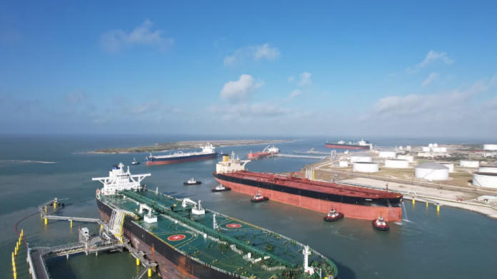 Giá dầu thế giới xuống dưới 80 USD, WTI thấp nhất 3 tháng
